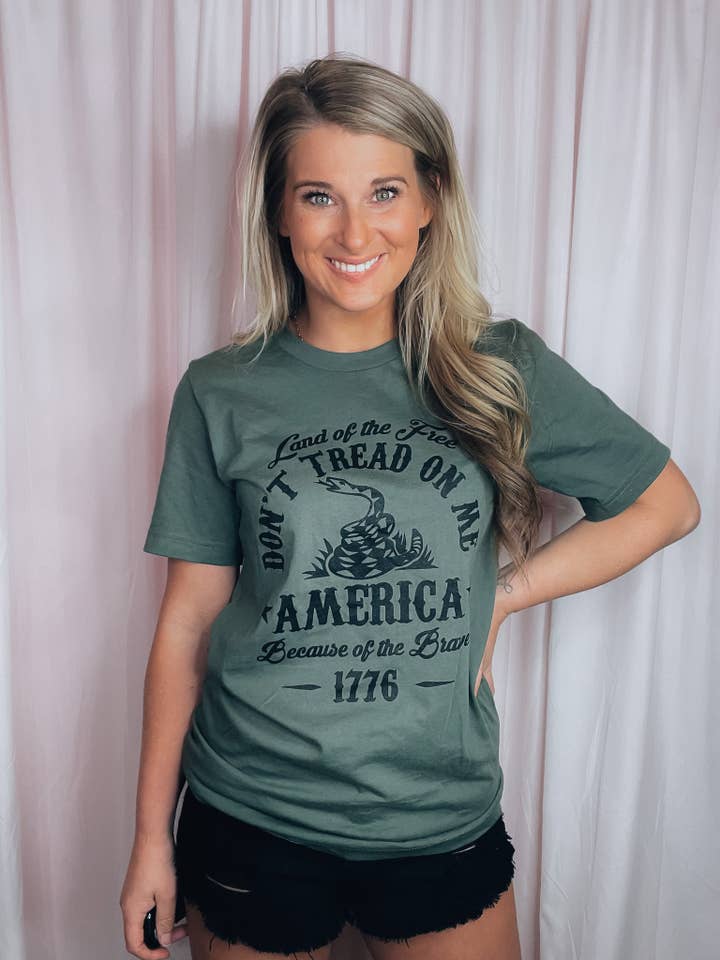 Don't Tread On Me Grafisk Unisex T-shirt för wholesale av The Sassy Owl