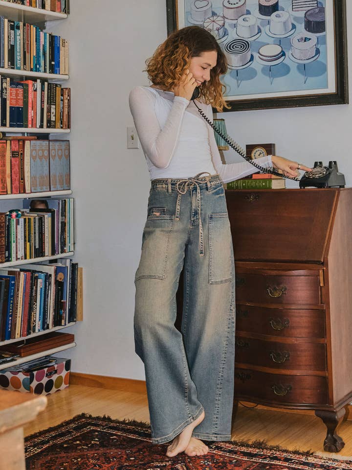 TAILLE HAUTE, CEINTURE ÉLASTIQUE, TAILLE HAUTE, BAGGY, JEAN LARGE, F5954 pour la vente par FLYING MONKEY