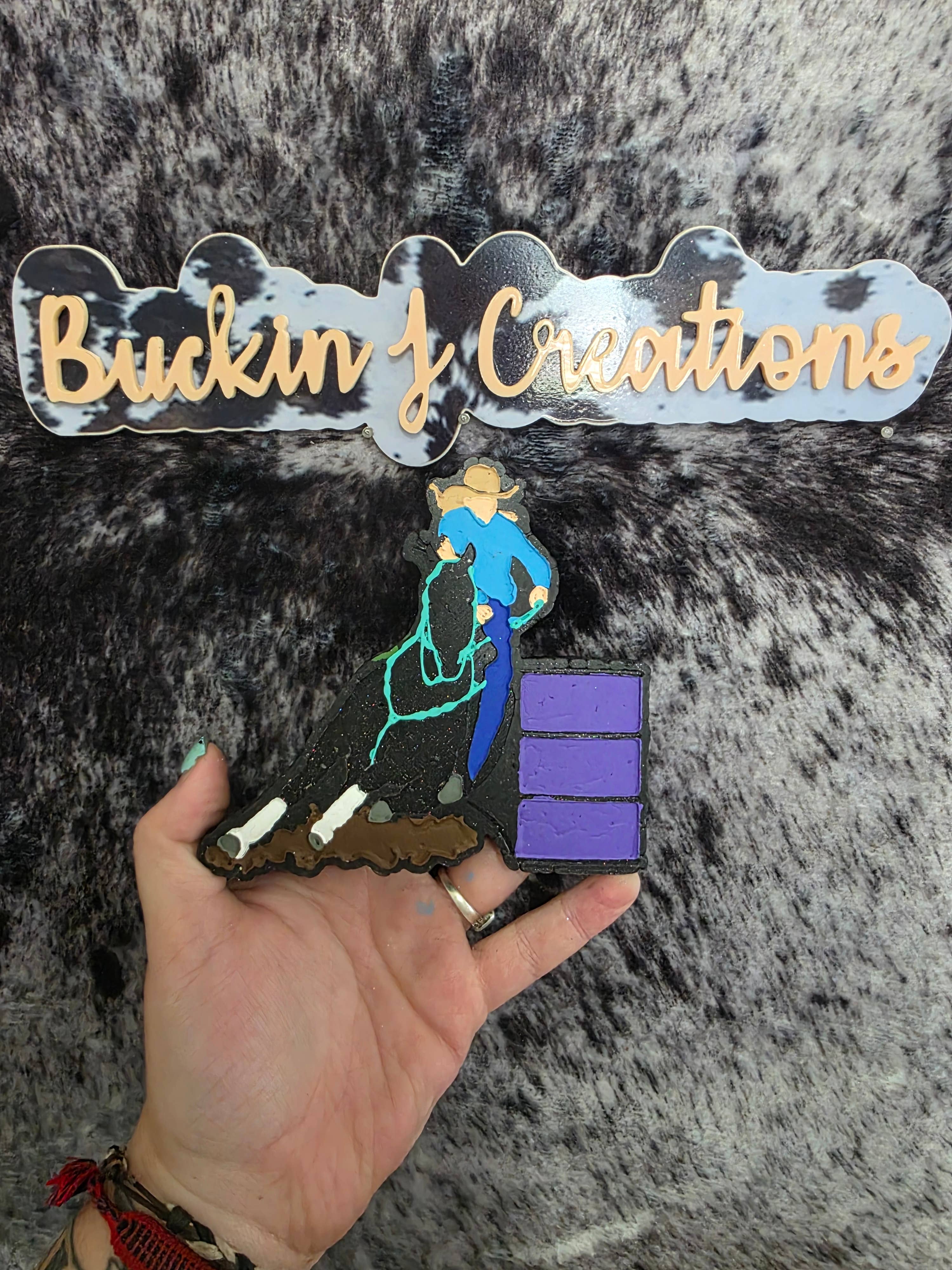 Buckin J Creations - Vente Désodorisant pour voiture – femme - Désodorisant de voiture fait main pour coureur de baril12