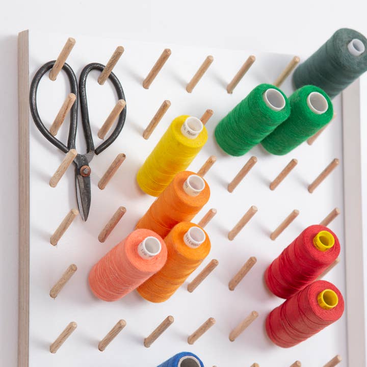 Thread Pegs - Wholesale Wall-mounted shelf - Sewing organiser cotton thread board rack pegboard wall