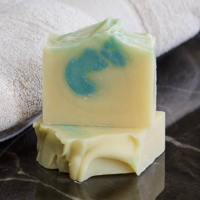 Lemon Myrtle & Pine (Essential Oil) for wholesale by L'ada Soaps & Scents