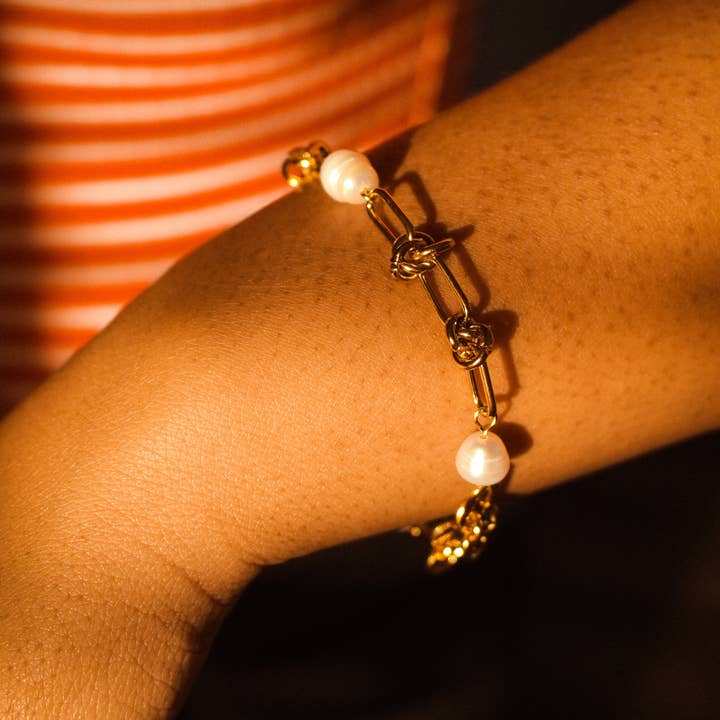 Alexa Milky Pearl Link Bracelet for wholesale by Fran's Hause