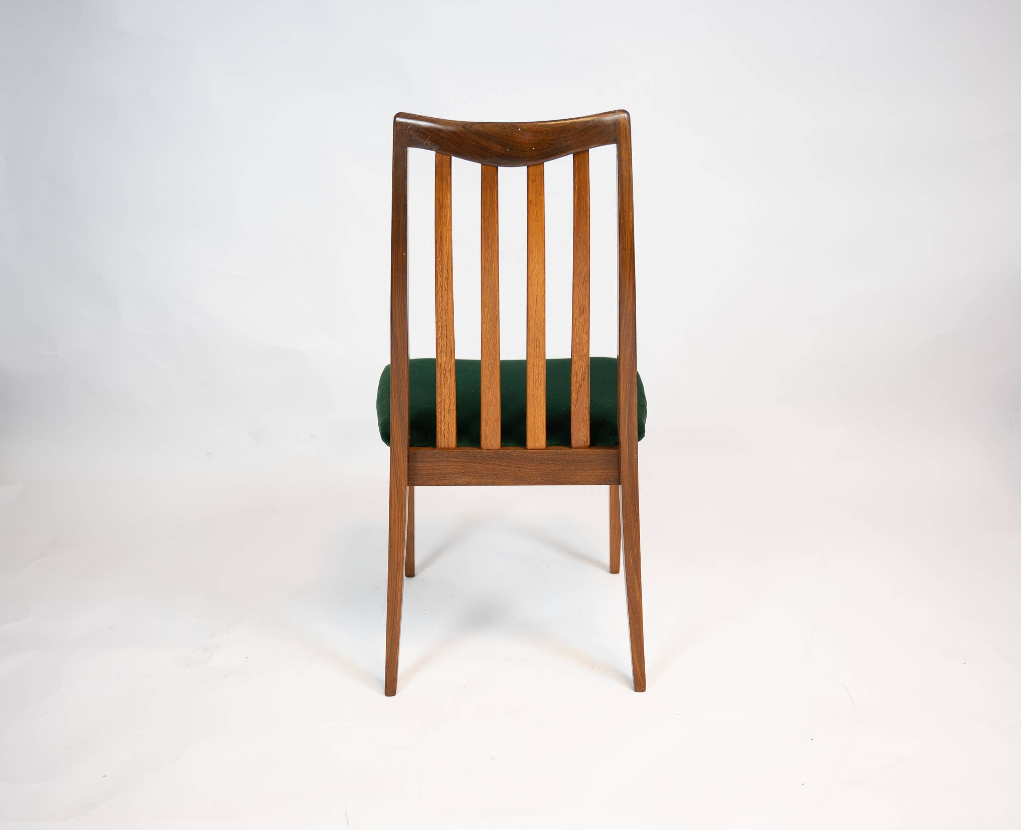 Sustainable & Salvaged - Wholesale Stoel - G-plan Velvet eetkamerstoel uit het midden8