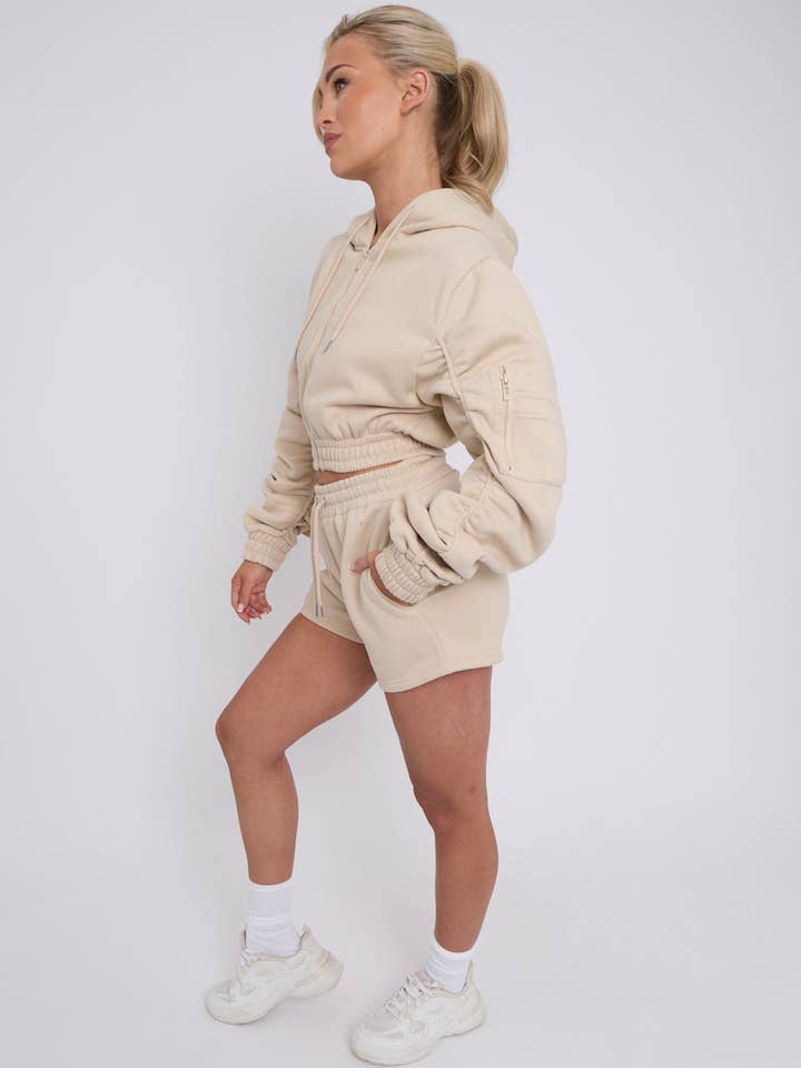 Stylewise Direct – wholesale Lounge set – Women's – Cropped Zip Up Ruched Sleeve Hoodie & Shorts Fleece Co-ord8