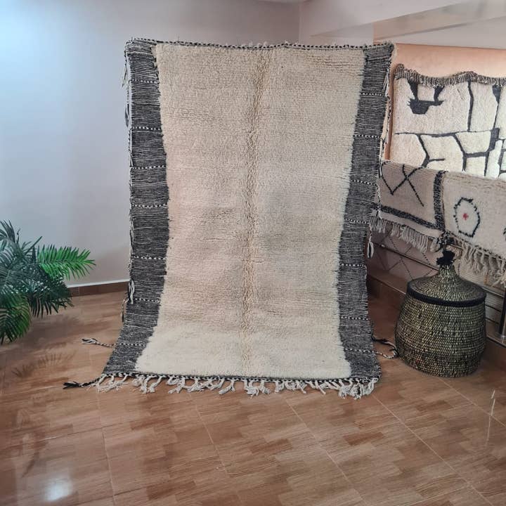 TAPIS MAROCAIN 100 % FAIT MAIN 150 - 250 cm n° 89 pour la vente par Maroccarpets Poufs and pillows wholesale +31648976894