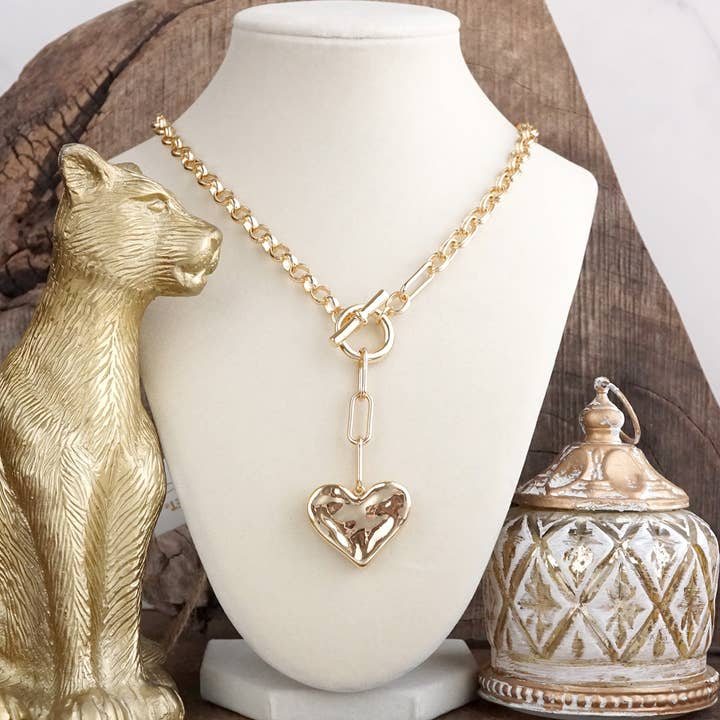 Heartline Glow – Hammered Heart Lariat Necklace in Gold for wholesale by PennyLine inc
