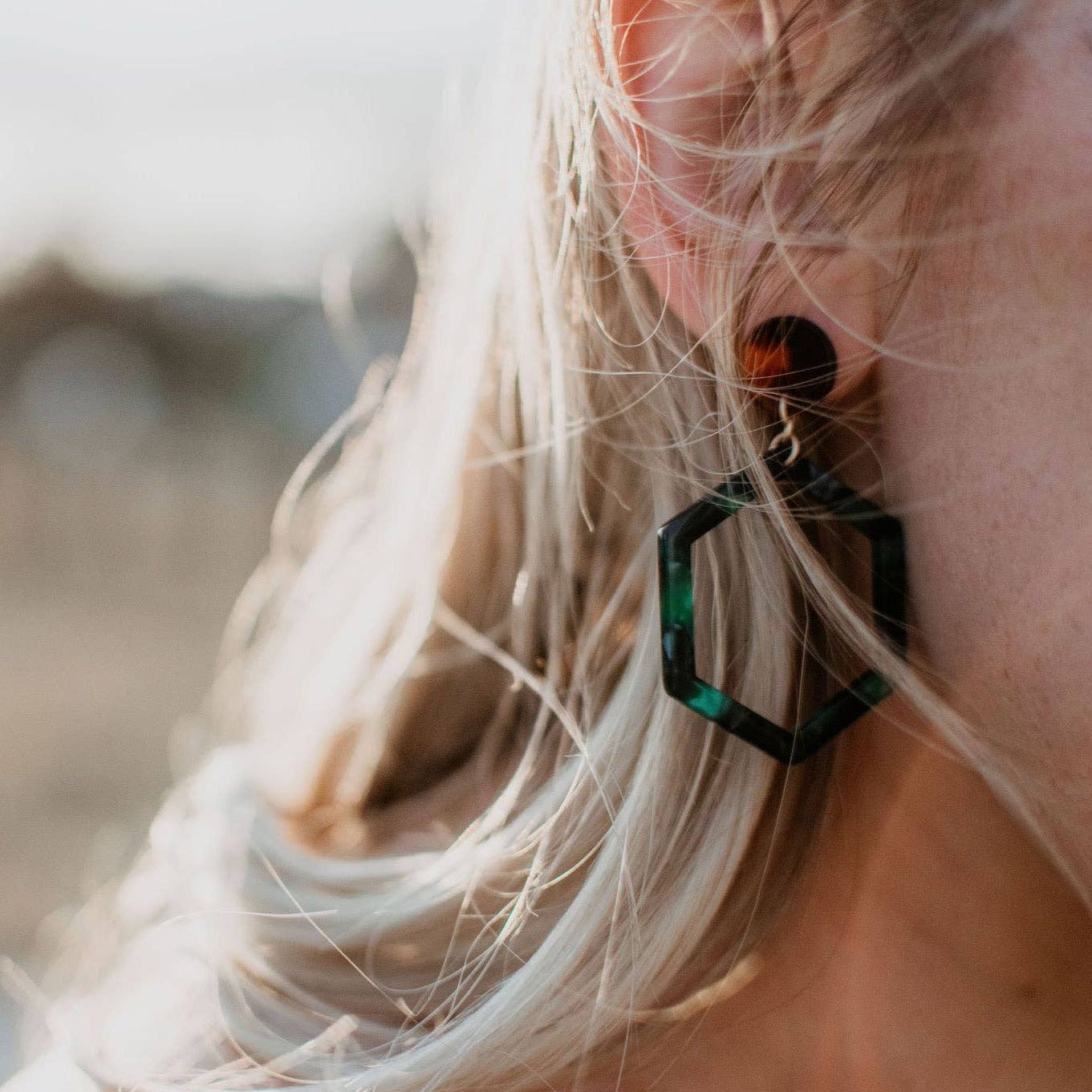 Moxie Collective (formerly Atonement Design) - Vendita all'ingrosso Orecchini pendenti - Orecchini esagonali verdi1