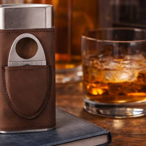 BeyBerk International – Großhandel Humidor/Zigarrenzubehör – Braune Leder-Zigarrenetui für 3 Zigarren mit Zigarrenschneider, Modell C255N4