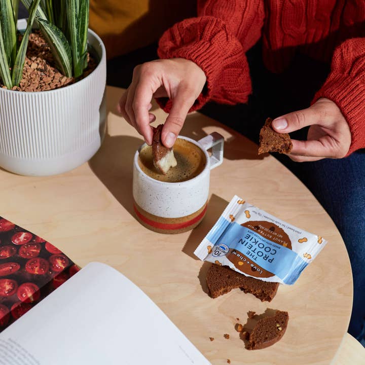 Love + Chew - Wholesale Biscuit - PEANUT BUTTER CHIP - 2 OZ - BOX OF 124