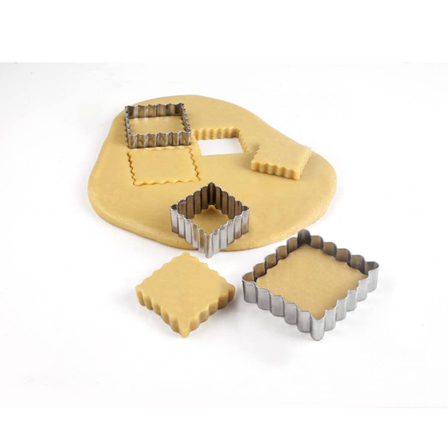 Ibili - Wholesale Cookware Set - IBILI - Set of 3 Wavy Square Cookie Cutters3