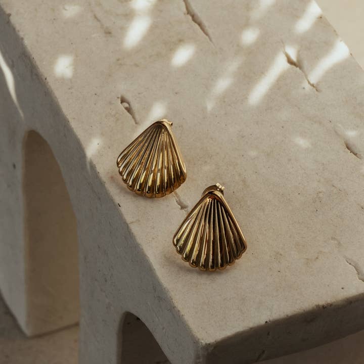 Katarina Shell Earring for wholesale by Faya & Co.