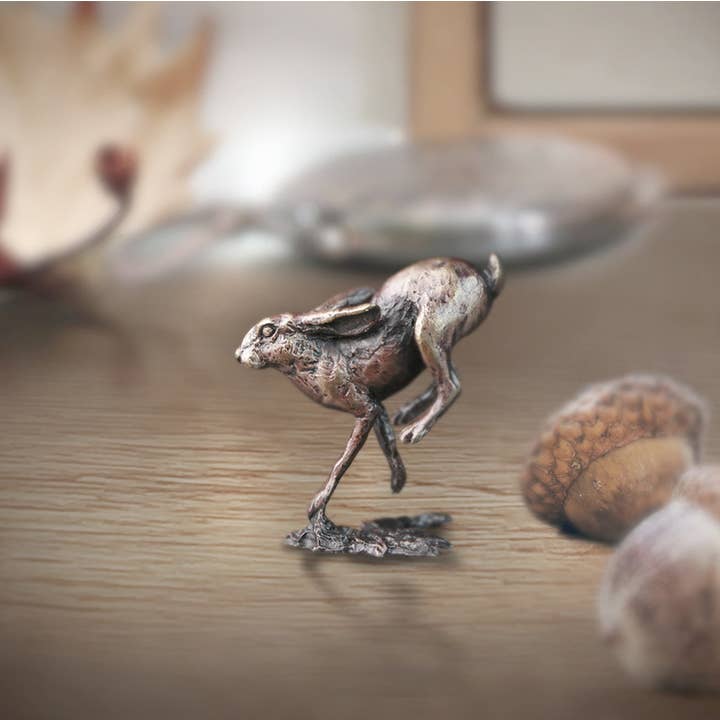 Richard Cooper Bronze - Wholesale Decorative Figurine - Butler & Peach Miniature Bronze Hare Running (2042)