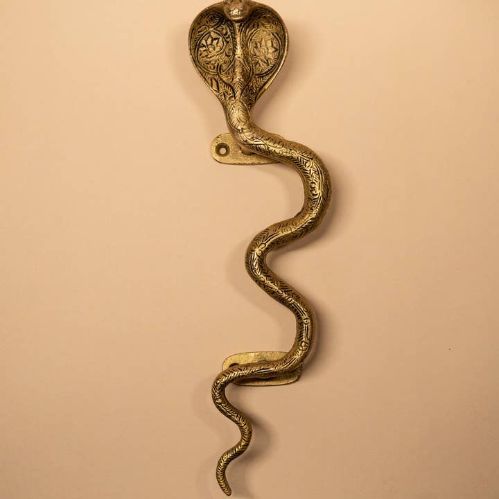 Spitfire Girl - Wholesale Knob/Pull - Cobra Snake Brass Handle
