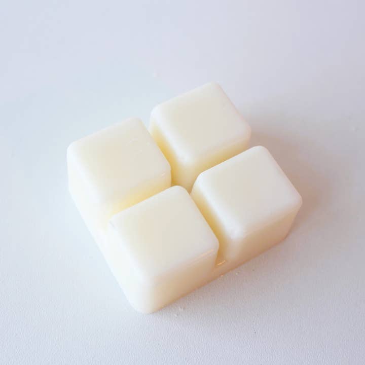 FLAMIN CANDLE - Wholesale Wax Melt - Wax Melts Clamshells Pure Soy Unbranded/White Label 2oz 50g