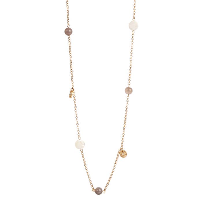 Langt halskæde med sandstrand for engroshandel hos A&C Oslo