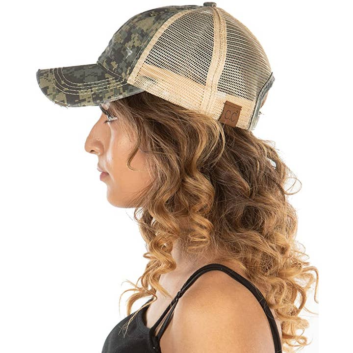 Funky Junque – Großhandel Trucker-Cap – Damen – Trucker-Mütze im Used-Look (Digital Camo)1