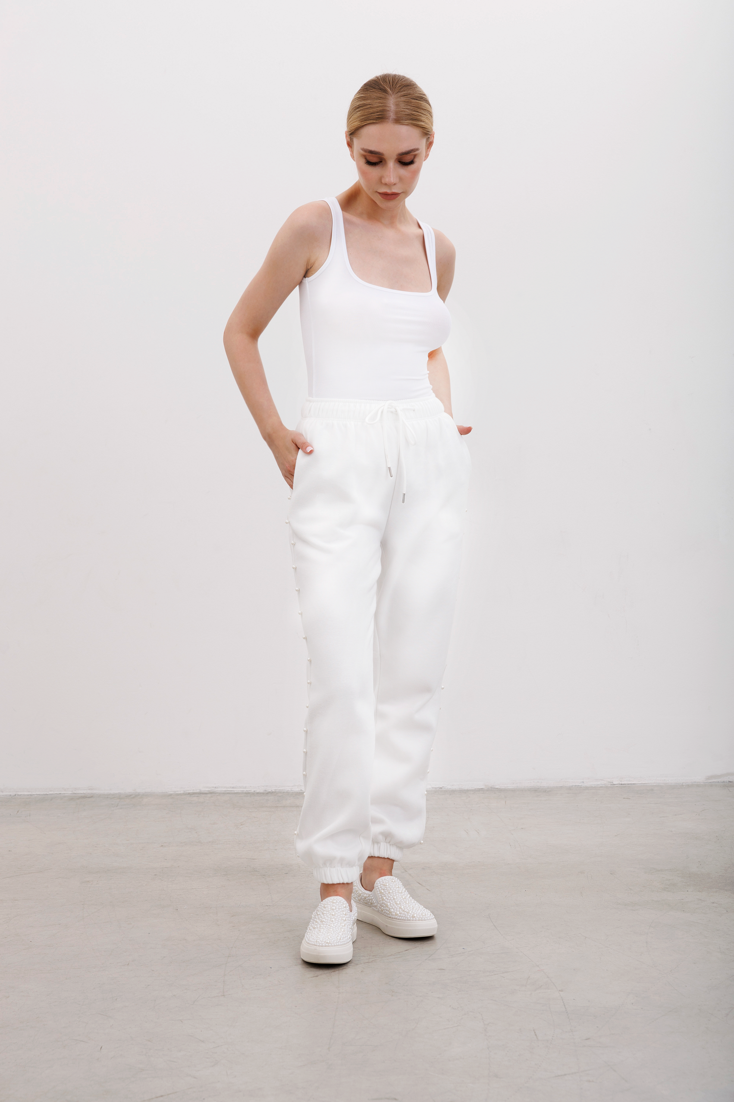 Heirloom Bridal Company - Wholesale Athletic Sweatpants/Joggers - Women's - Pearl Sweatpants 1