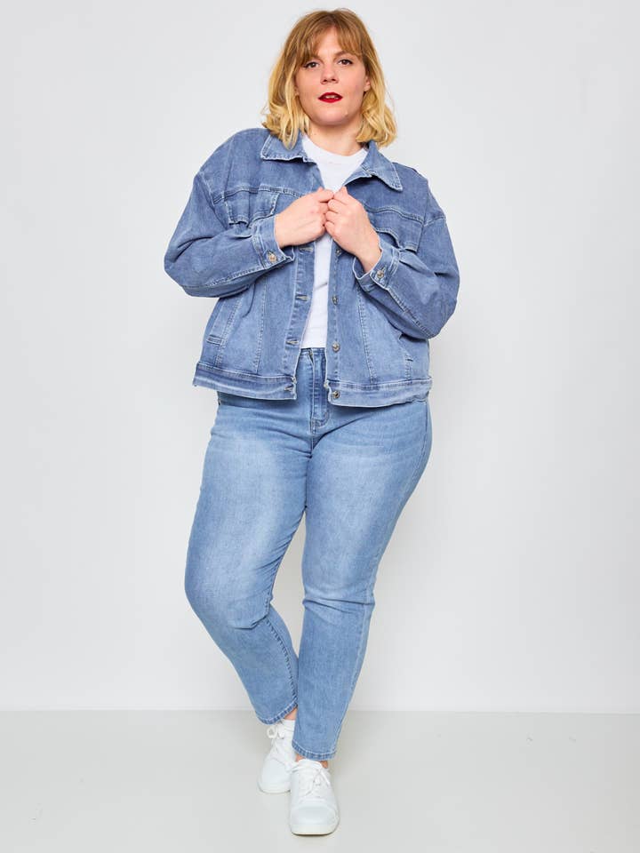 jeans Stora Storlekar - Överdimensionerad Jeansjacka med Fickor för wholesale på Faire1