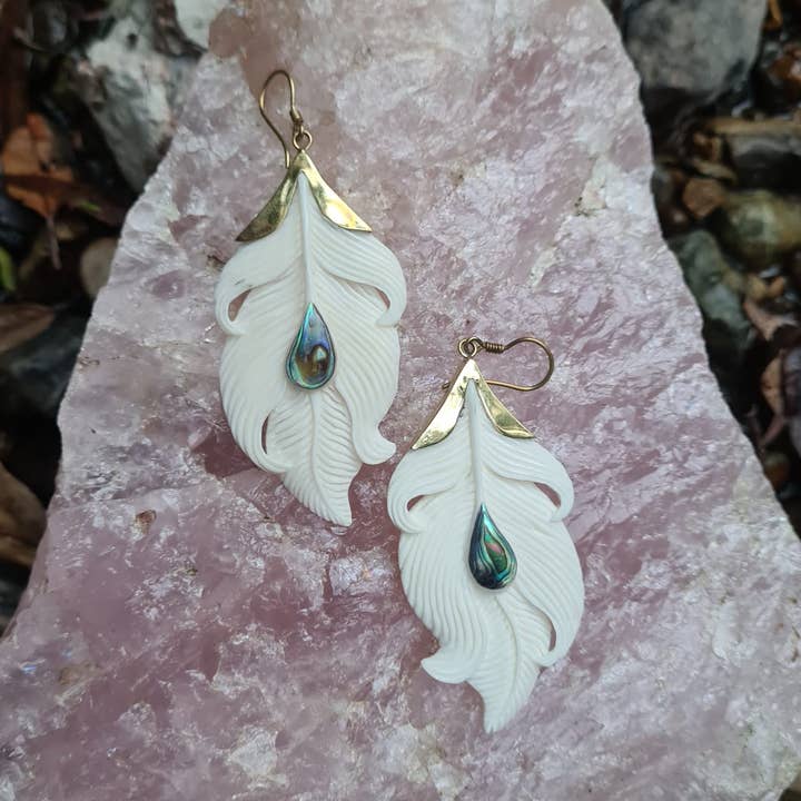 Pfauen-Ohrringe für den Großhandel von Feather Tribe