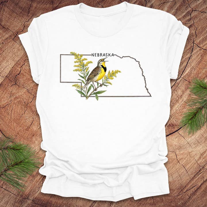 T-shirt Nebraska Meadowlark e Goldenrod por atacado de Wandering Owl Adventure Co.