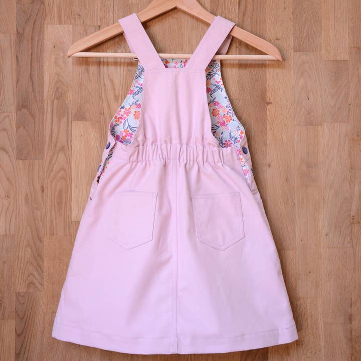 Two Stitches Patterns – wholesale Sömnadskit – Freddie Hängselbyxor - Symönster för barnkläder7