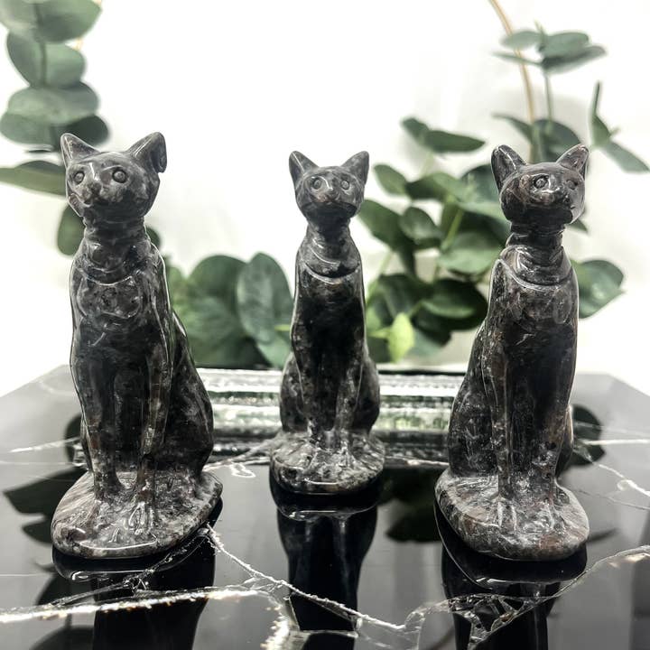 The Crystal Tabby - Wholesale Decorative Figurine - Yooperlite Egyptian Cat