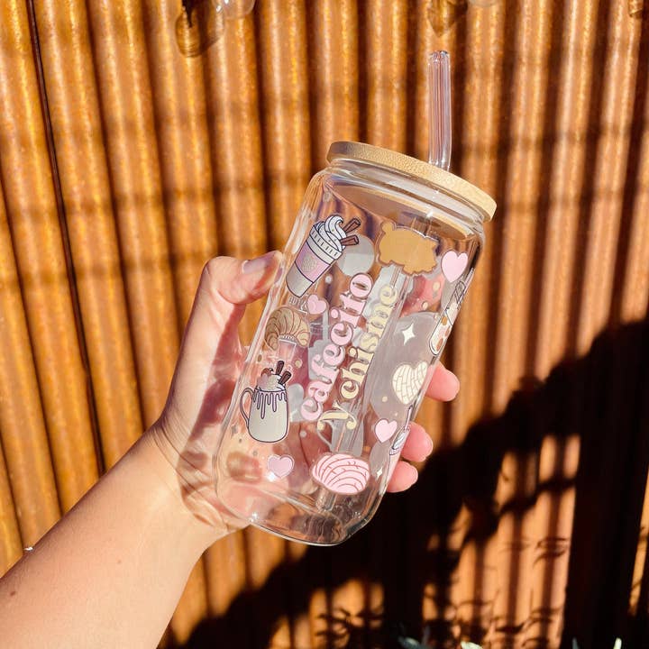 Las Changuis Tianguis - Wholesale Drinking Glass/Cup - Cafecito y Chisme 16oz Conchita Cup4