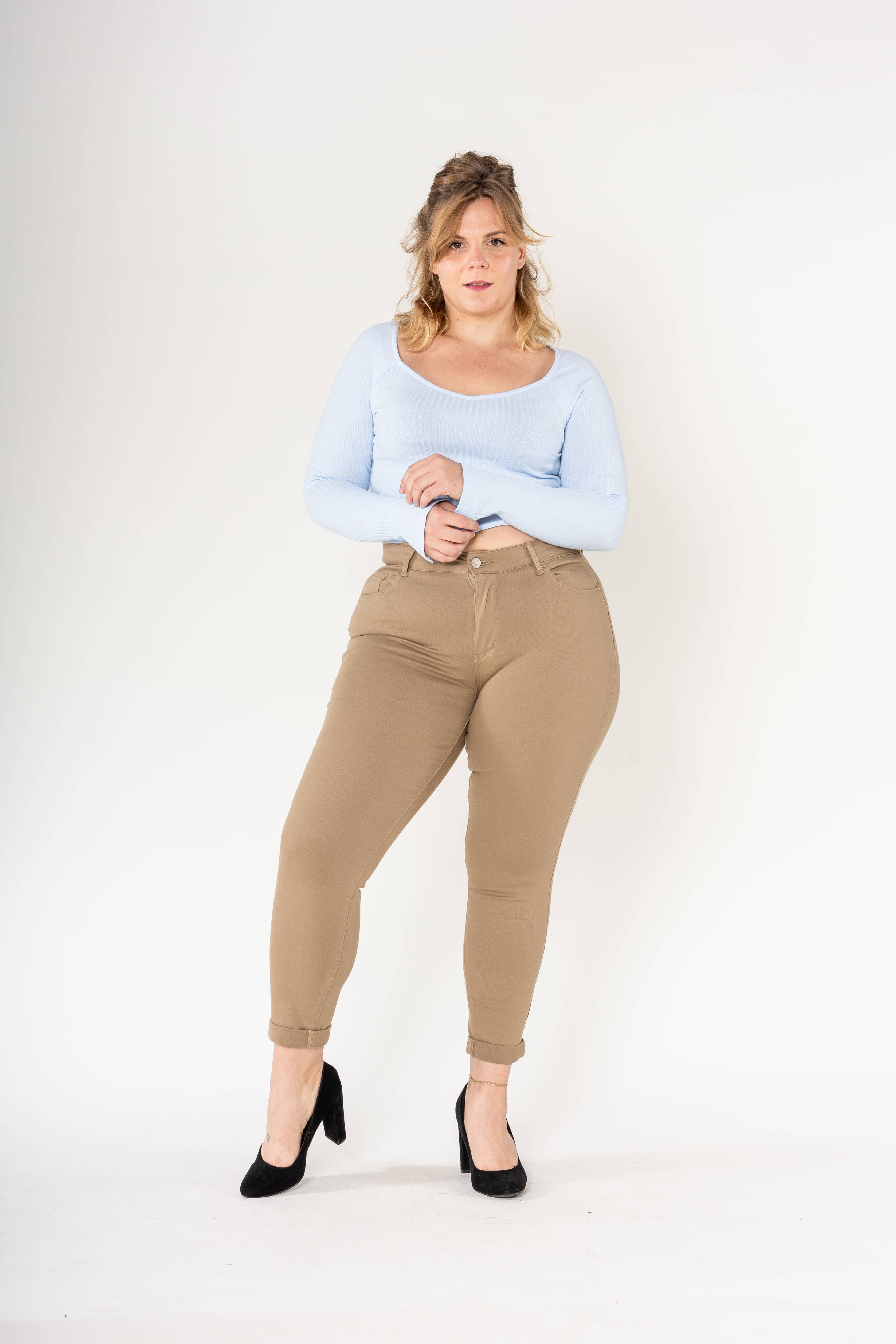 Nina Carter – Calças - Mulher por atacado – Tamanho Plus Curve Plus Tamanho Voltar ao Pescoço P199113