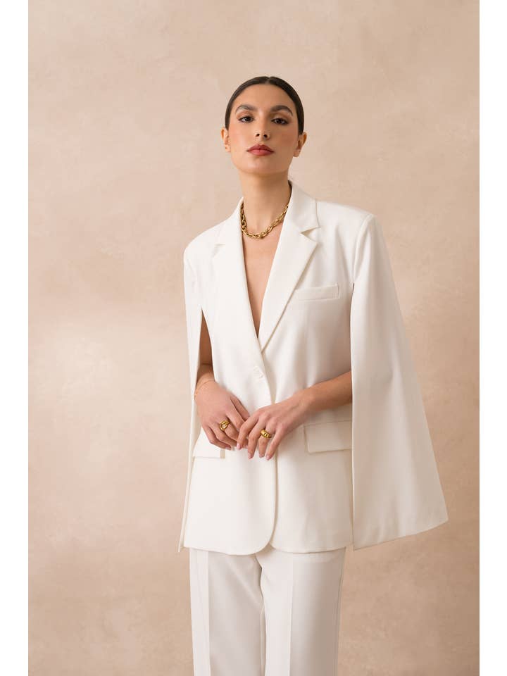 Attentif Paris – Blusão - Mulher por atacado – Casaco capa oversized com corte estruturado23