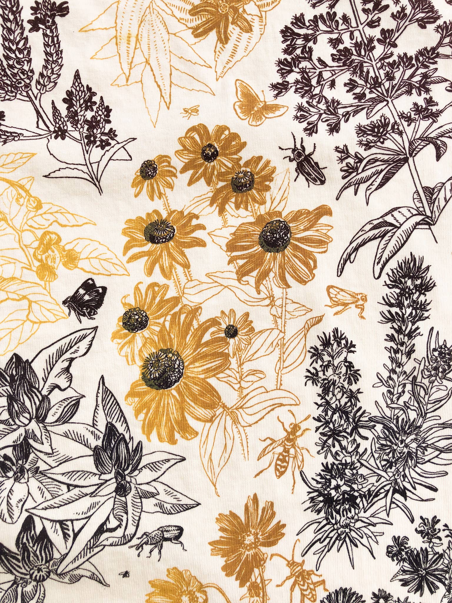 Solstice Handmade – Großhandel T-Shirt mit Siebdruck – Unisex – Baumwoll-T-Shirt mit Herbst-Wildblumen4