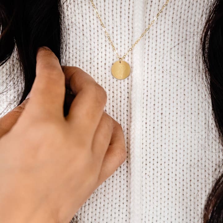 Zen and Zuri - Wholesale Pendant/Charm Necklace - April Birth Flower Gold Filled Daisy Pendant Necklace2