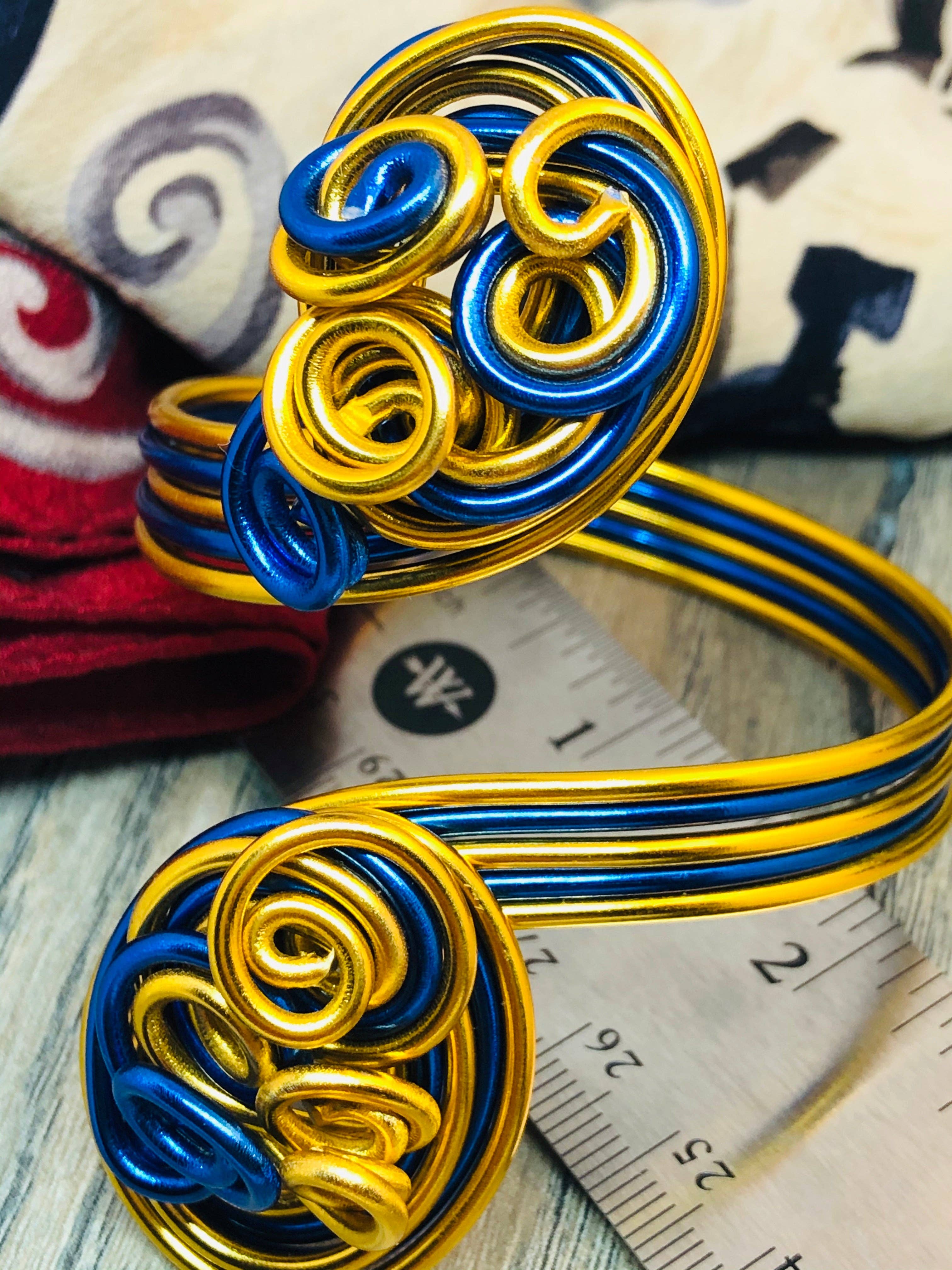 Jewelry With Me – Großhandel Manschettenarmband – Sigma Gamma Rho Blau und Gold Armreif2