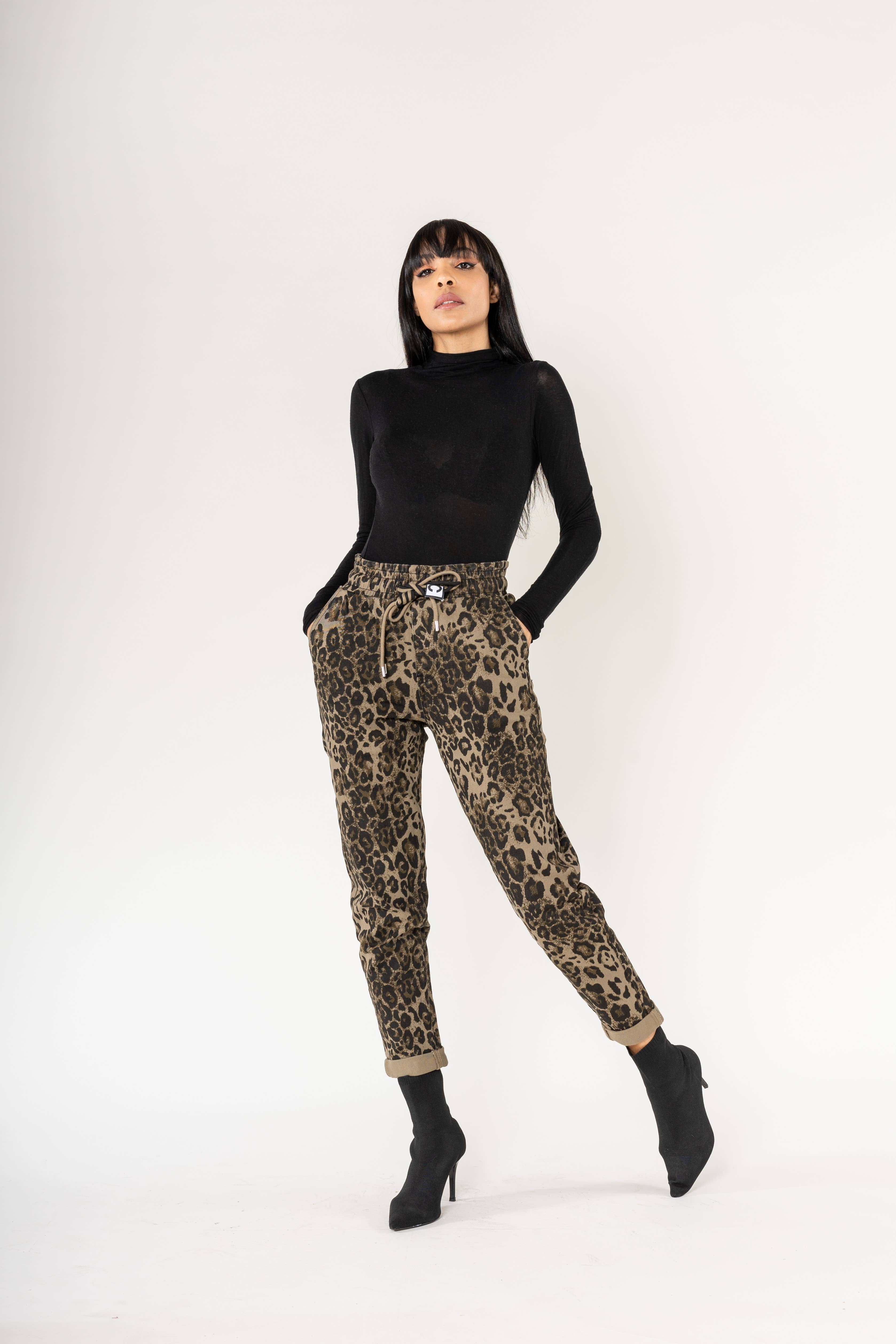 Nina Carter - Wholesale Pants - Women's - Panta jogg leopard elastic waist with drawstring P50014