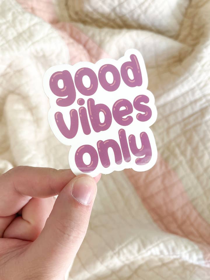Adesivo Good Vibes Only por atacado de Put a Pompom on It