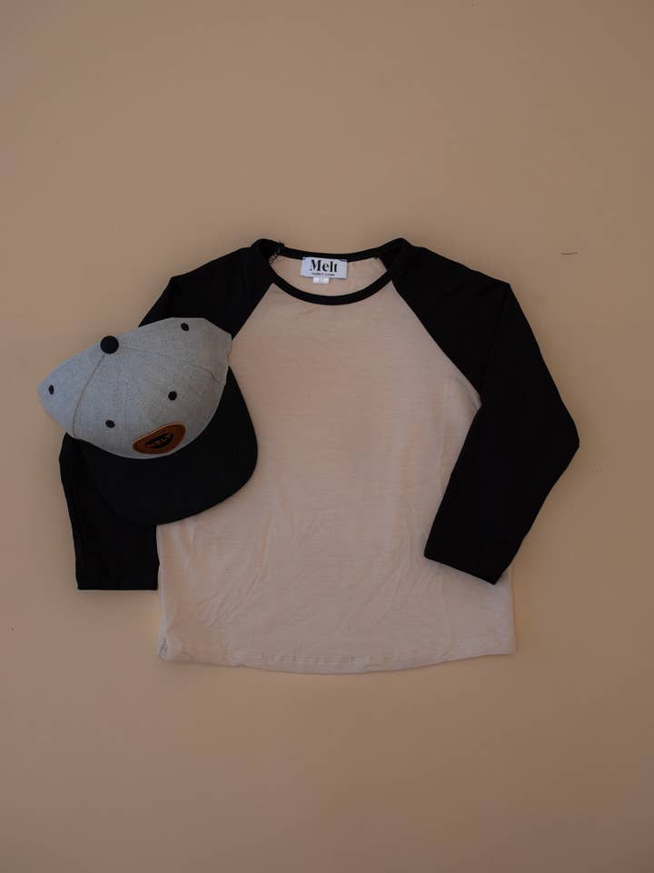 Chemise en bambou noire et beige pour la vente par Melt Children's Clothing