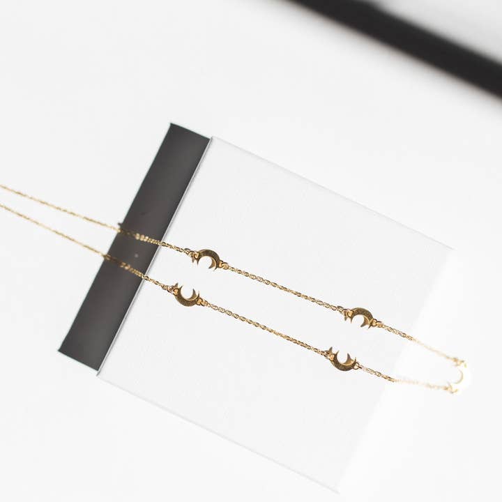 Lunetta - Choker with Tiny Moon Charms for wholesale by Aviv Jewelry