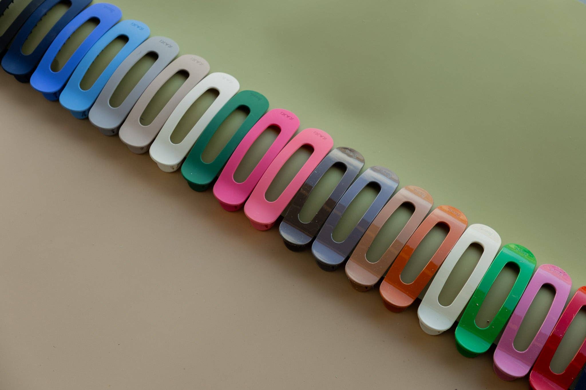 KAXI - Wholesale Hair Clip - Women's - OVERSIZED LAY DOWN CLAWS ( 33 COLORS )55