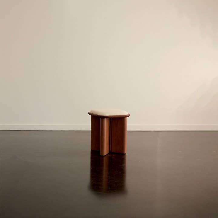 Gabrielle Paris - Mobilier - Wholesale Pouf - LAZARE LACQUERED WOOD OTTOMAN