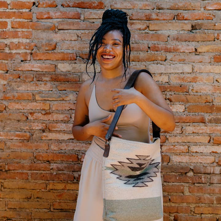 AMASOUK - Wholesale Shoulder Bag - Women's - Sendero Shoulder Bag3