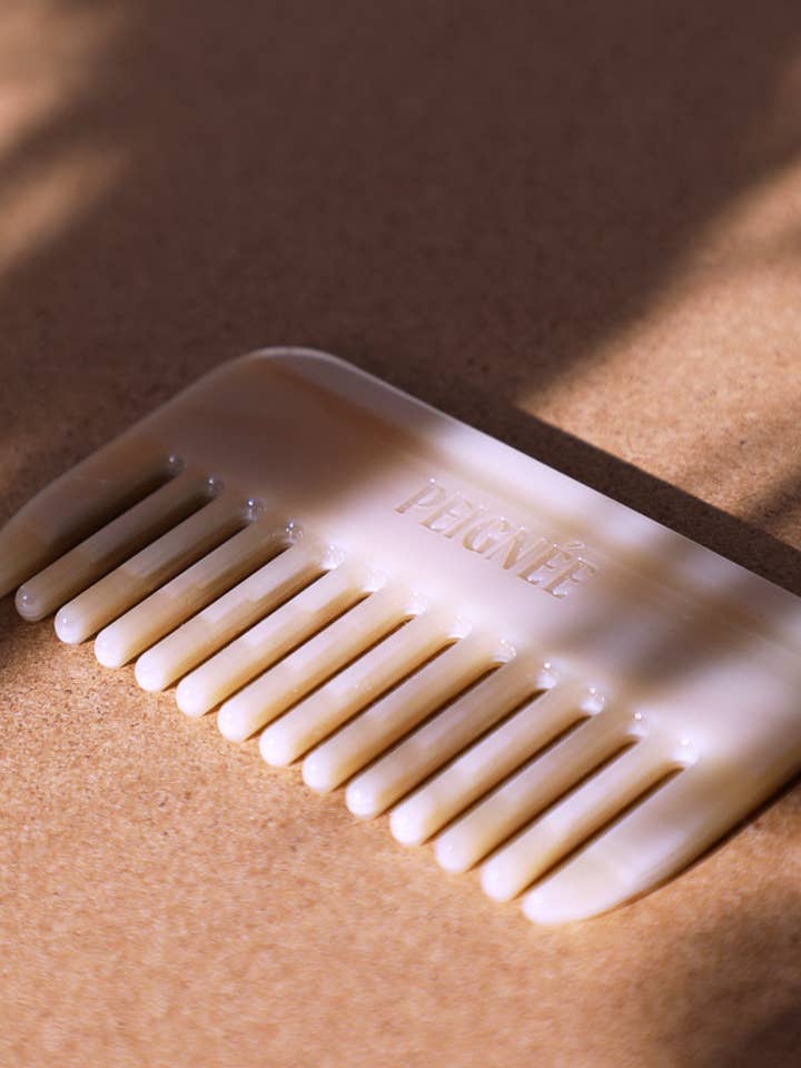 Travel Comb - Oatmeal for wholesale by Peignee Paris