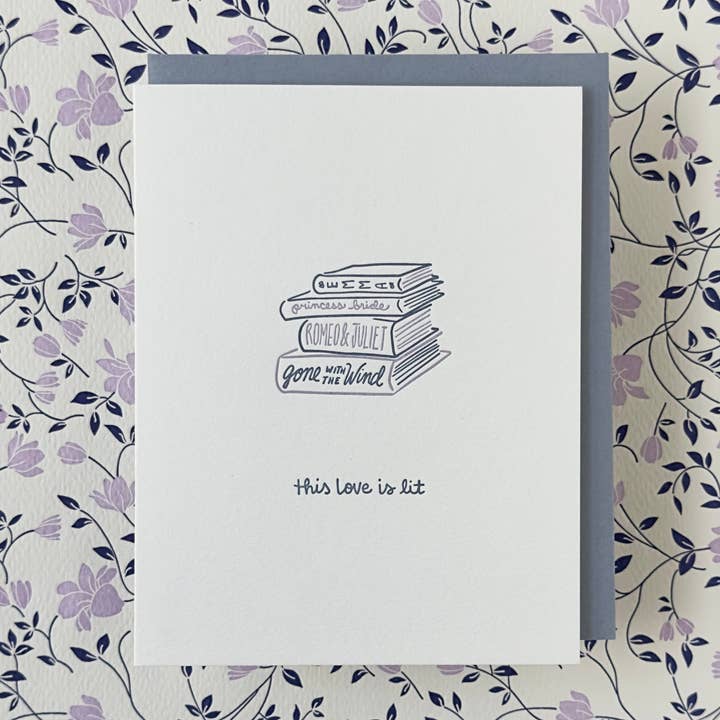 Cette carte de vœux d'amour est enflammée. pour la vente par Albertine Press