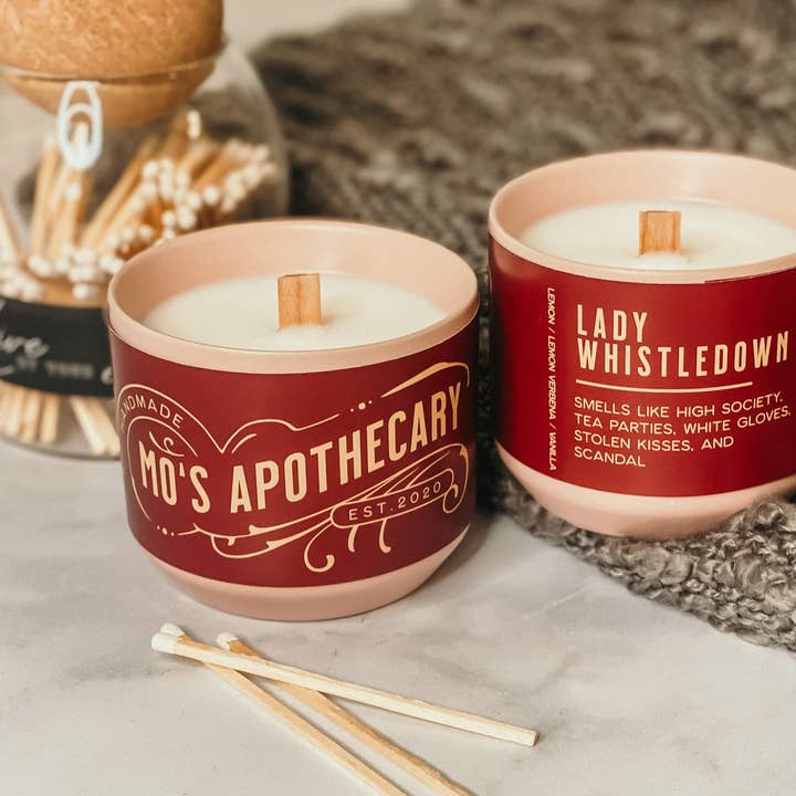 Bougie Lady Whistledown pour la vente par Mo's Apothecary