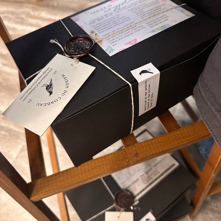 Maison du Corbeau - Wholesale Tarot Cards - Mystery Tarot/Oracle Box | Grimoire of the Unknown3