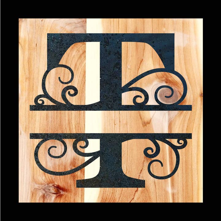 Monogram T Achternaamteken voor wholesale door Designed With Sparks