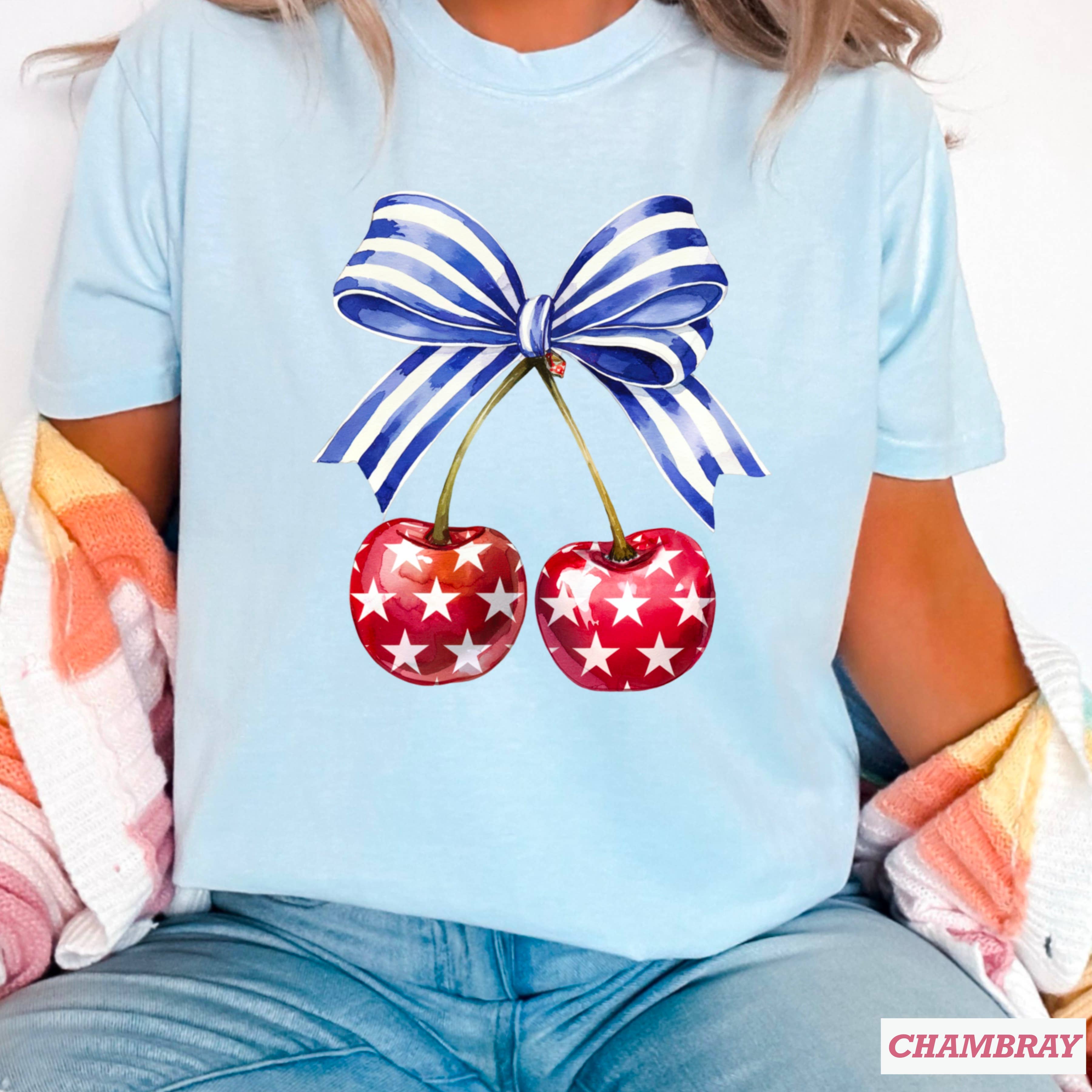 Shoppe SHC – Großhandel T-Shirt (Grafikdruck) – Damen – Coquette Kirschen 4. Juli Grafikshirt | Komfortfarbe13