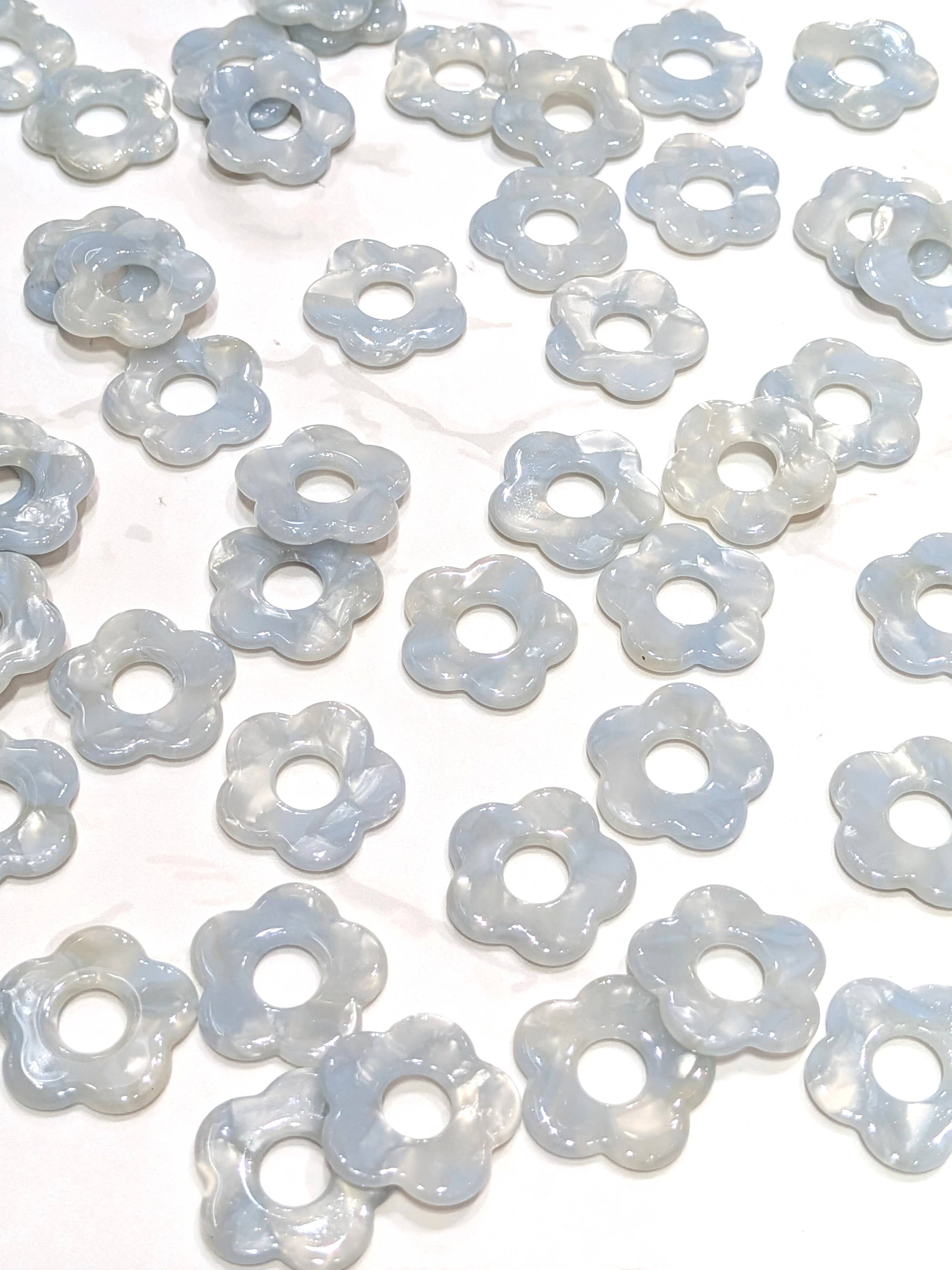 LOLO & YAYA – wholesale Emergency response charm – Flower pendant 2cm, 1.5O euros / u40