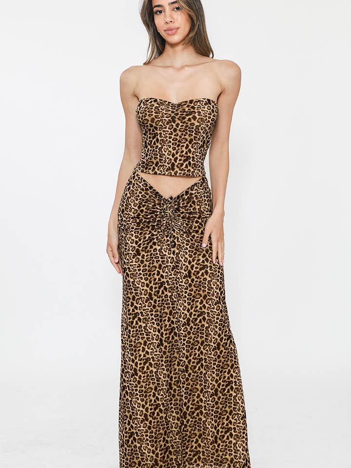 LEOPARD BANDEAU TOP EN GERIMPELDE V-SNIT MAXIROK SET-ST3980 voor wholesale door LA LUXE