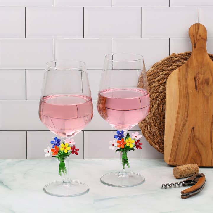 Verres à vin à fleurs, verrerie à marguerites, verres d'anniversaire pour la vente par Adamodart