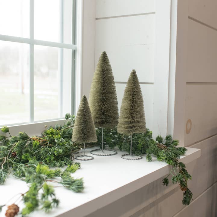 Ragon House – Großhandel Tischdeko – 10" GRÜNER FLASCHENBÜRSTENBAUM MIT DRAHTBASIS2