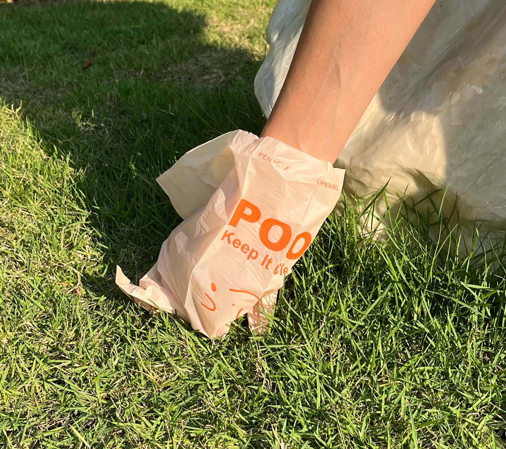 POOPCORN - Wholesale Pet Poop Bag - Poopcorn Biodegradable Poop Bags (8 Rolls/Box)4